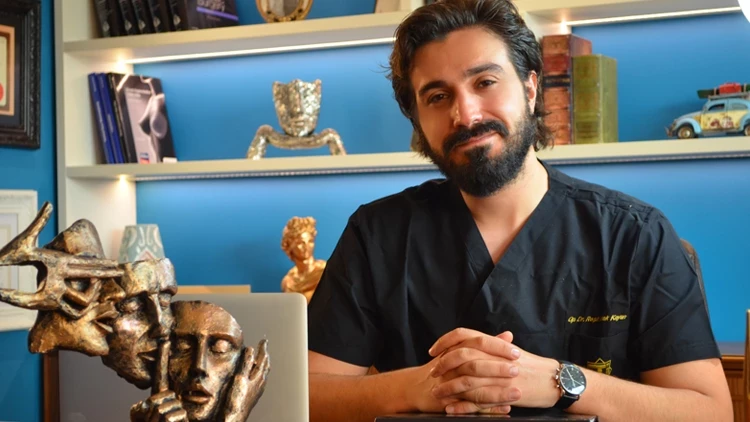 الدكتور رشيد بوراك كيان DR. RESIT BURAK KAYAN